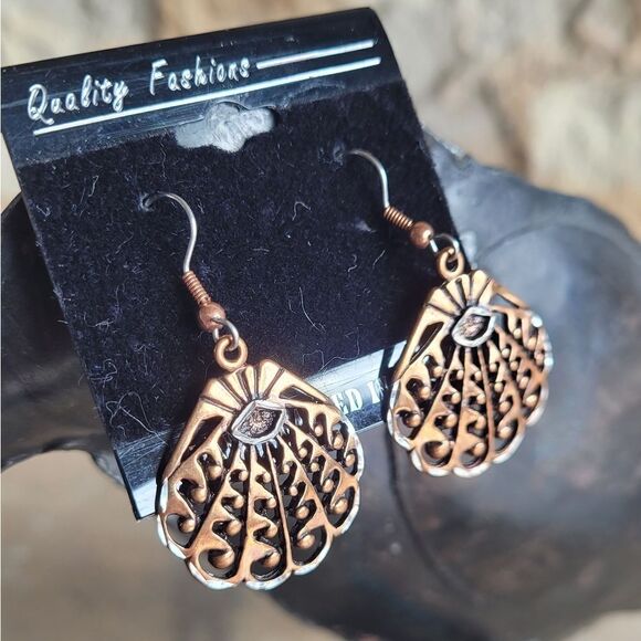 New! Coppery Large Seashell Dangle Earrings - Picture 2 of 2